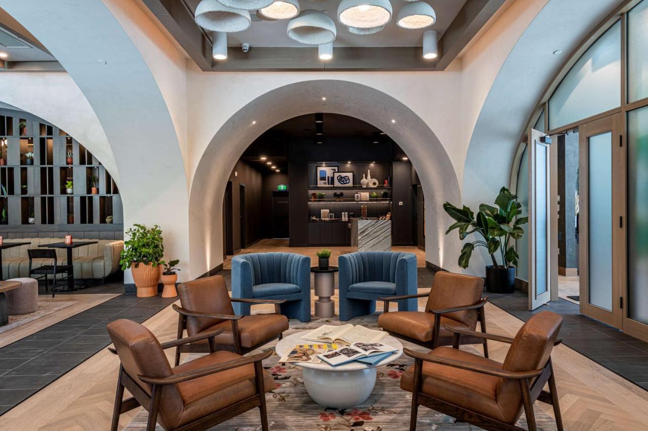 The Westley Calgary Downtown, Tapestry Collection By Hilton Hotel Eksteriør billede