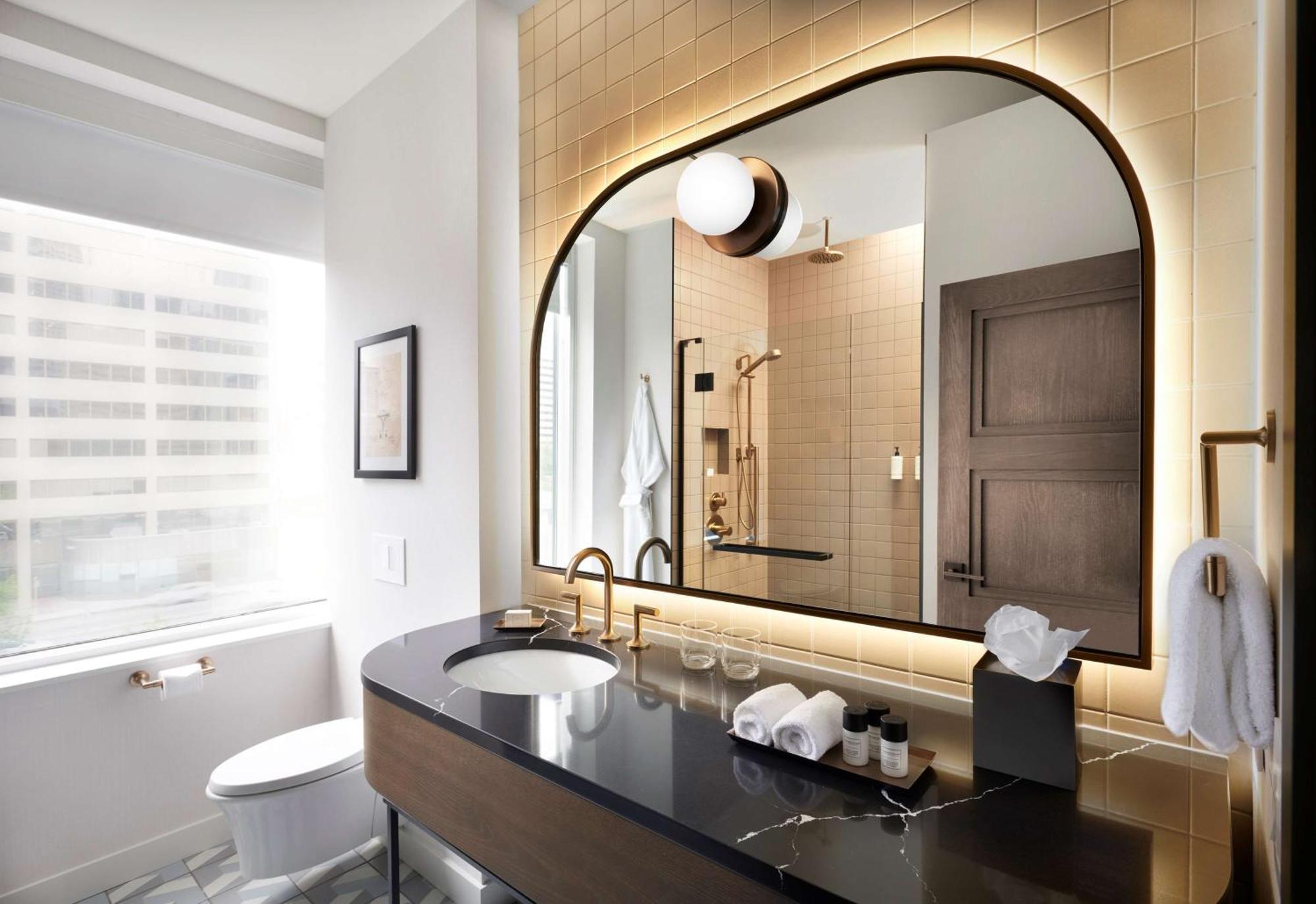 The Westley Calgary Downtown, Tapestry Collection By Hilton Hotel Eksteriør billede
